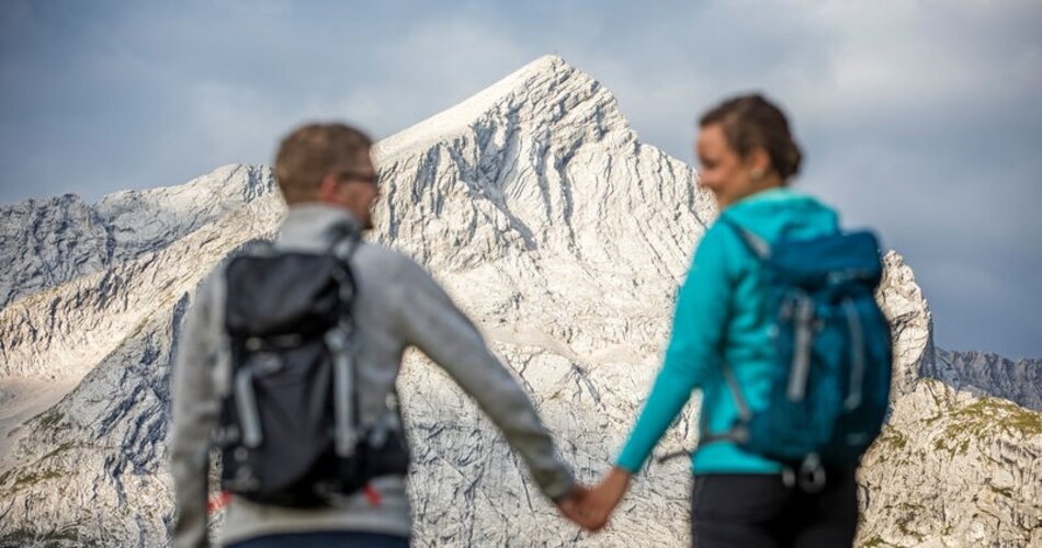 Wandern mit Blick auf die Alpspitze Garmisch-Partenkirchen | © Markt Garmisch-Partenkirchen/Christian Stadler