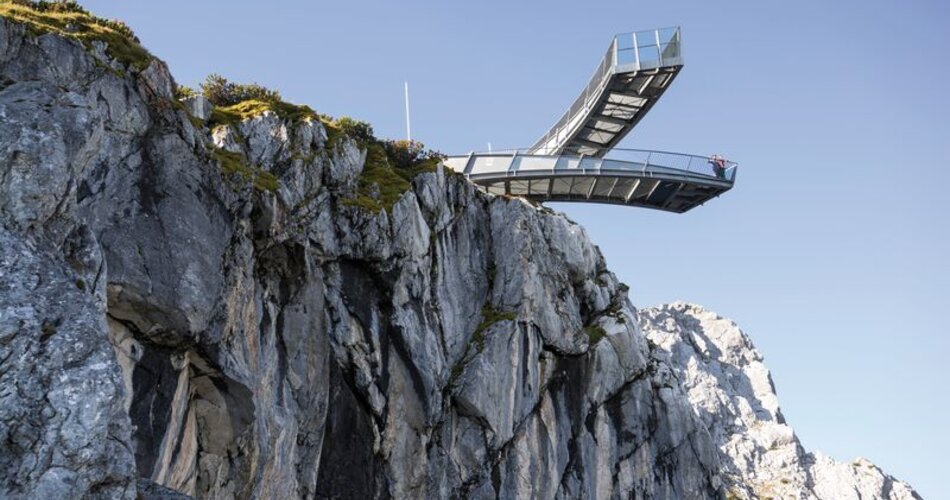 Blick auf die Aussichtsplattform AlpspiX am Osterfelderkopf | © Zugspitz Arena Bayern Tirol/ Matthias Aletsee