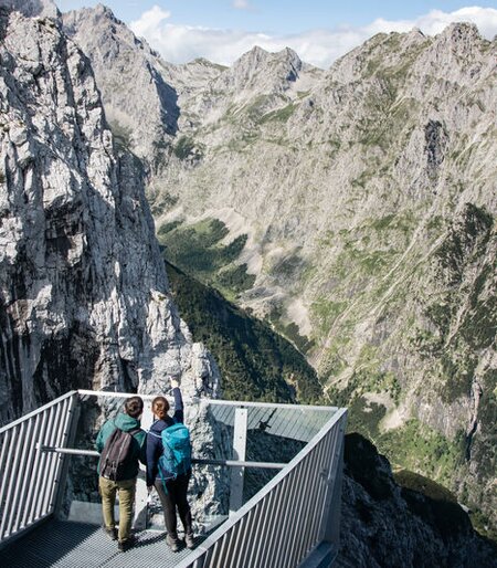 Blick von der Aussichtsplattform Alpspix in das Höllental | © GaPa Tourismus GmbH/ Roadtrip the World