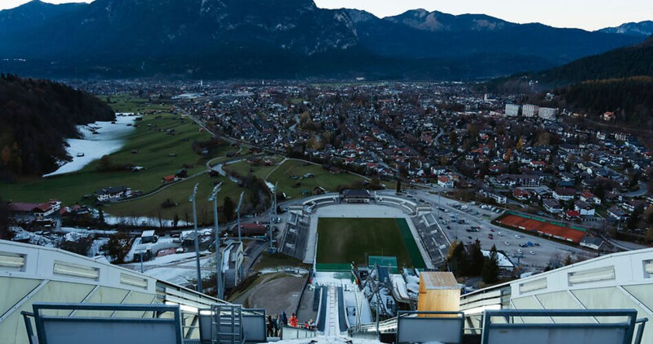 Blick von der Olympiaskisprungschanze GaPa | © GaPa Tourismus GmbH/Laura Schmatz