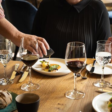 Anrichten eines Tellers GaPa schmeckt´s Wochen | © GaPa Tourismus GmbH/ Roadtrip the World