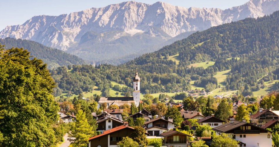 Blick auf den Ortsteil Garmisch-Partenkirchen | © Adobe Stock/manfredxy