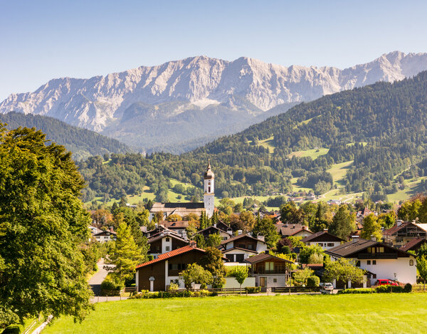 Panoramablick auf Garmisch | © GaPa Tourismus GmbH/ manfredxy Blick auf den Ortsteil Garmisch mit Wettersteingebirge | © GaPa Tourismus GmbH/ manfredxy