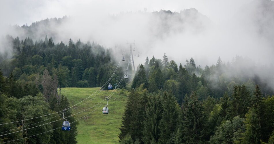Mystische Stimmung mit Bergbahn Garmisch-Partenkirchen | © Roadtrip the World