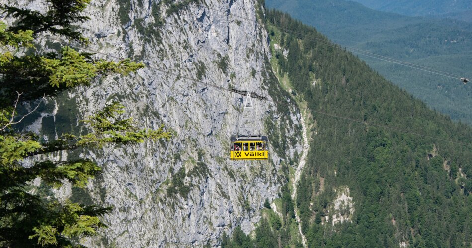 Blick auf die Gondel der Alpspitzbahn in Garmisch-Partenkirchen
