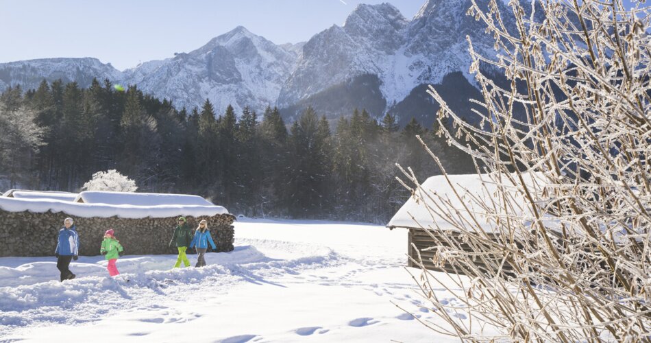 Winterwandern mit der Familie in Garmisch-Partenkirchen | © ZABT/Matthias Aletsee